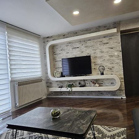 Apartman Daniela SJJ Exterior foto