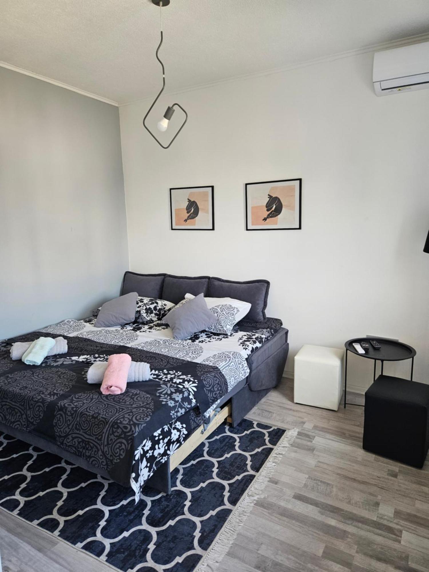 Apartman Daniela SJJ Exterior foto